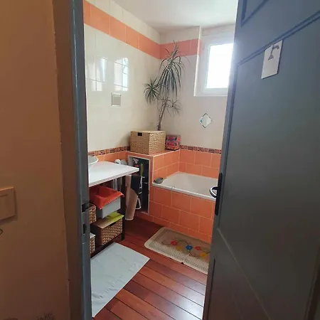 Chambre Mansardee Chez Mireille Et Bernard Saint-Laurent  Exterior photo